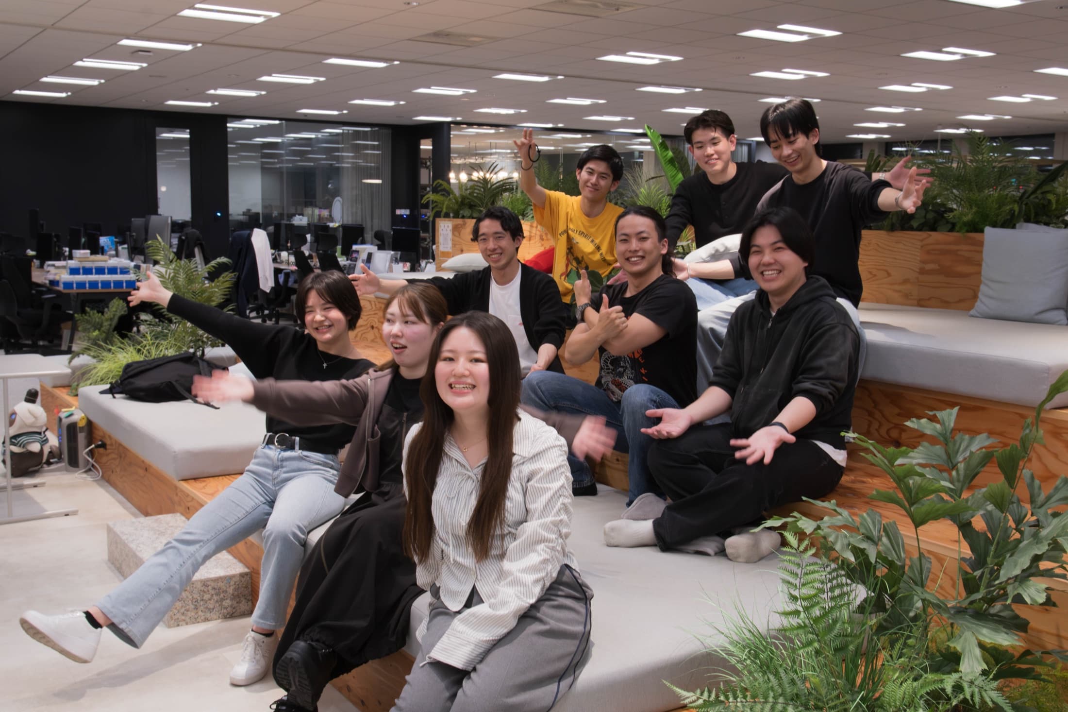 OIKOSを運営する大学生メンバーの集合写真